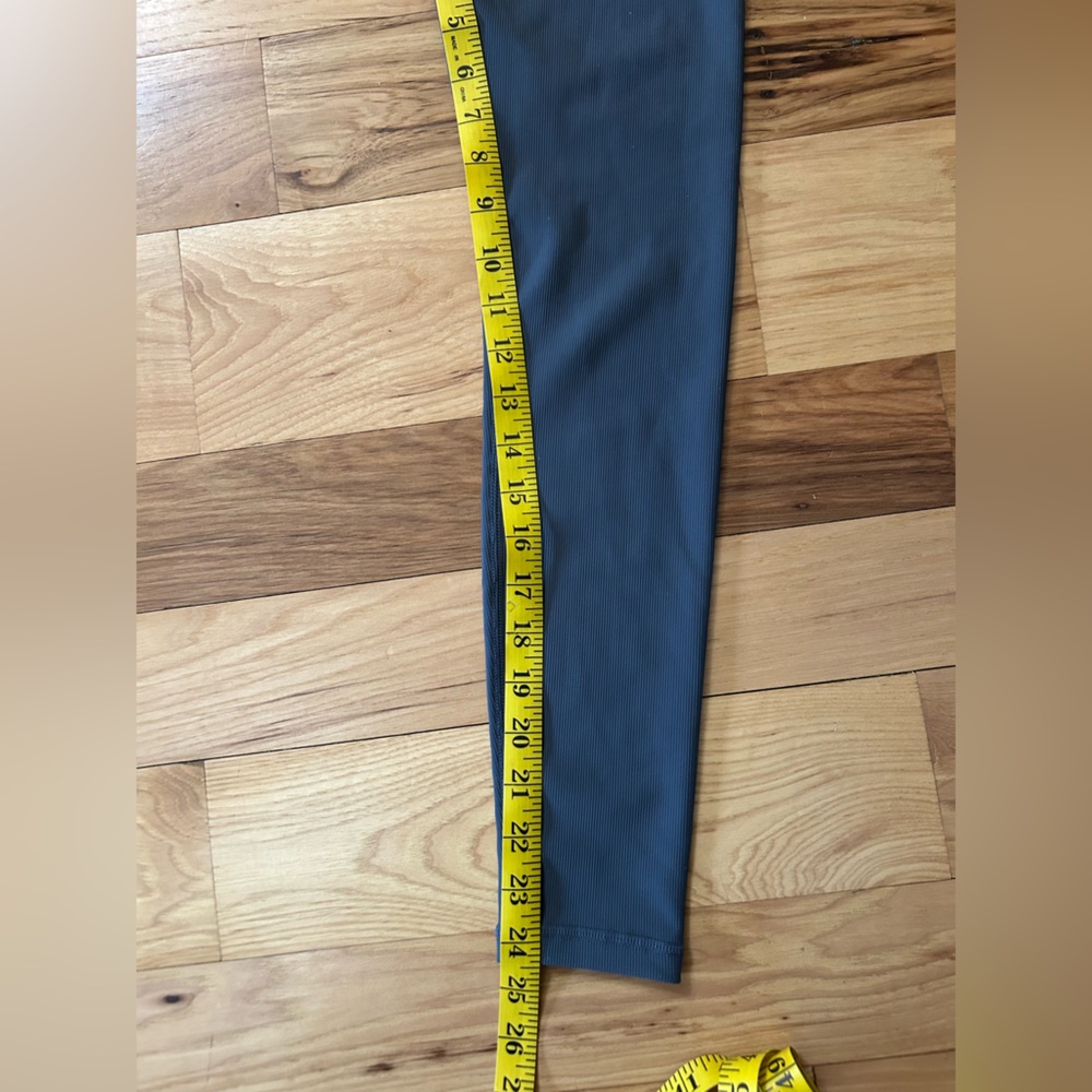 Wilo Women’s Ribbed Leggings Dark Gray Small 9” rise 24.5” inseam - Picture 7 of 7